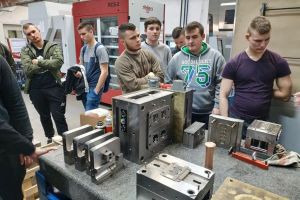 Wycieczka uczniów ZSZ Wąbrzeźno na UTP oraz do firmy Siropol w Bydgoszczy (6)
