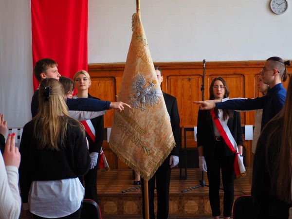 Uroczystość zakończenia roku maturzystów w Zespole Szkół Ogólnokształcących w Wąbrzeźnie