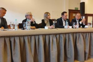 Spotkanie z Parlamentarzystami w Wąbrzeskim Domu Kultury (5)