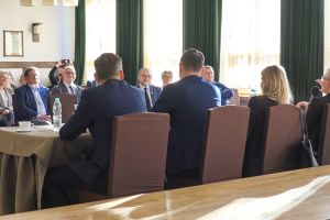 Spotkanie z Parlamentarzystami w Wąbrzeskim Domu Kultury (17)