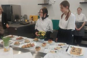 Uczestnicy konkursu kulinarnego w Zespole Szkół (22)