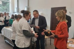 Uczestnicy konkursu kulinarnego w Zespole Szkół (24)