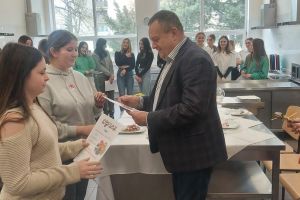 Uczestnicy konkursu kulinarnego w Zespole Szkół (28)