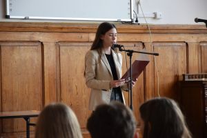 Uczestnicy pożegnania maturzystów w liceum ogólnokształcącym (42)