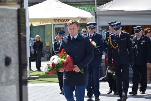 Uczestnicy obchodów narodowego swieta 3 maja (28)