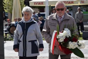 Uczestnicy obchodów narodowego swieta 3 maja (42)