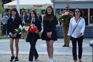 Uczestnicy obchodów narodowego swieta 3 maja (46)