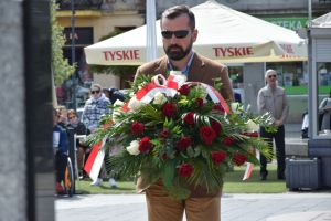 Uczestnicy obchodów narodowego swieta 3 maja (47)