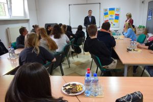 Uczniowie z Syke z wizytą w starostwie (10)