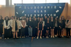 ślubowanie klas pierwszych (1)