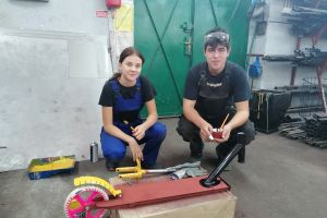 Uczniowie prezentujący swoje prace (12)