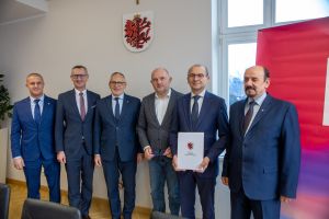 Podpisanie porozumienia z Marszałkiem Piotrem Całbeckim dotyczącego realizacji polityki terytorialnej województwa (7)