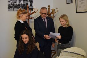 Wręczenie dyplomów i nagród w etapie szkolnym konkursu Ogólnopolskiej Olimpiady Zdrowia PCK (10)
