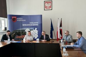 Podpisanie umowy na remont nawierzchni drogi powiatowej Nr 1708C Stanisławki-Jarantowice (1)