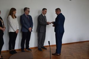 Odebranie zaświadczeń przez nowych radnych (15)