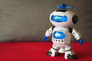 Biało - niebieski robot
