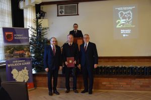 Uroczystość 25-lecia Powiatu Wąbrzeskiego - na zdjęciu Sekretarz Powiatu Józef Krawczyk, Starosta Wąbrzeski Krzysztof...