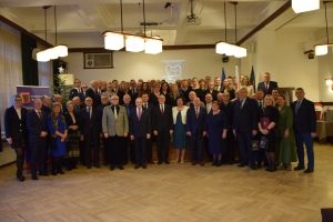 Uroczystość 25-lecia Powiatu Wąbrzeskiego - zdjęcie grupowe