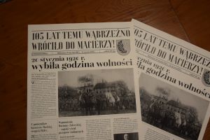 Jednodniówka "105 lat temu Wąbrzeźno wróciło do Macierzy!" przygotowana przez wąbrzeską bibliotekę.