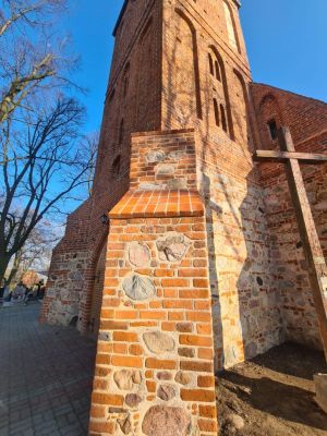 Kościół pw. św. Apostołów Piotra i Pawła w Zieleniu.