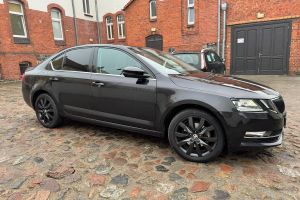 Samochód Skoda Octavia (1)