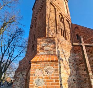 Kościół pw. św. Apostołów Piotra i Pawła w Zieleniu.