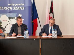 Starosta Wąbrzeski Krzysztof Maćkiewicz i Mariusz Wilczyński Zakłąd Drogowo Budowlany ROGOWO.