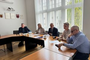 Podpisanie umowy na przebudowę drogi powiatowej nr 1424C Rywałd-Dębowa Łąka