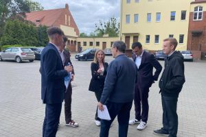 Abiturienci ZS w Wąbrzeźnie i ZSO w Wąbrzeźnie na egzaminie maturalnym.