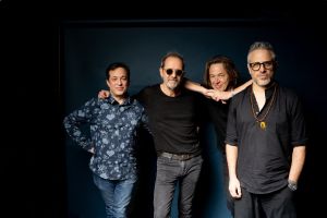 Dominic Miller z zespołem