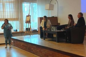Spotkanie promujące książkę "Cisza pomiędzy drzewami. Tajemnice zapomnianych cmentarzy" w Wąbrzeskim Domu Kultury