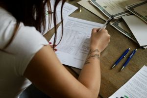 Odebranie świadectw maturalnych przez tegorocznych maturzystów Zespołu Szkół Ogólnokształcących w Wąbrzeźnie