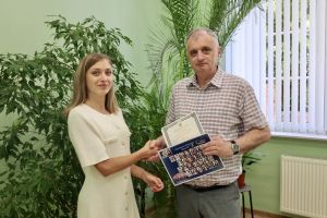 Odebranie świadectw maturalnych przez tegorocznych maturzystów Zespołu Szkół Ogólnokształcących w Wąbrzeźnie