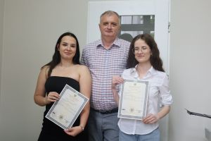 Odebranie świadectw maturalnych przez tegorocznych maturzystów Zespołu Szkół Ogólnokształcących w Wąbrzeźnie