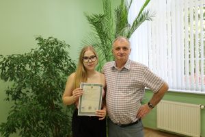 Odebranie świadectw maturalnych przez tegorocznych maturzystów Zespołu Szkół Ogólnokształcących w Wąbrzeźnie