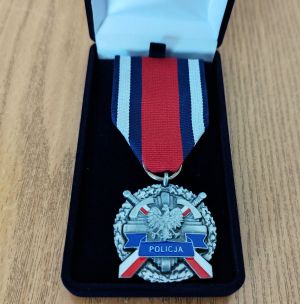 Srebrny "Medal za Zasługi dla Policji" Starosty Wąbrzeskiego