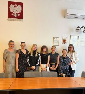 Stażystki z Wicestarostą, Sekretarz Powiatu i Zastępcą Kierownika Wydziału Oświaty, Zdrowia, Kultury i Sportu