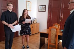 Dominik Banaszek, Milena Gralla oraz Krzysztof Maćkiewicz Starosta Wąbrzeski