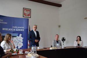 Uroczystość wręczenia aktów nadania stopnia awansu zawodowego nauczycielom z powiatu wąbrzeskiego