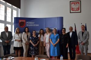 Uroczystość wręczenia aktów nadania stopnia awansu zawodowego nauczycielom z powiatu wąbrzeskiego