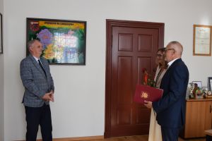 Uroczyste wręczenie powierzenia na stanowisko dyrektora Zespołu Szkół Ogólnokształcących w Wąbrzeźnie