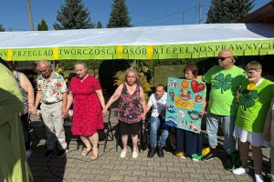 Piknik Rodzinny i Przegląd Twórczości Osób Niepełnosprawnych "Razem w rutmie szczęścia" w DPS w Wąbrzeźnie