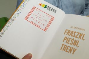 Narodowe Czytanie poezji Jana Kochanowskiego w wąbrzeskiej bibliotece