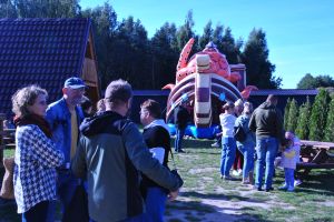 Piknik rodzinny "Być z rodziną - razem w kryzysie" w Centrum Aktywnego Wypoczynku w Osieczku