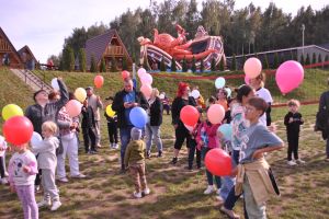 Piknik rodzinny "Być z rodziną - razem w kryzysie" w Centrum Aktywnego Wypoczynku w Osieczku