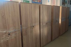 Nowe szafy w szkole