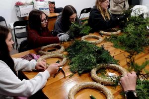 Warsztaty florystyczne w Klubie Młodzieżowym "MAM MOC"