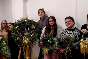 Warsztaty florystyczne w Klubie Młodzieżowym "MAM MOC"