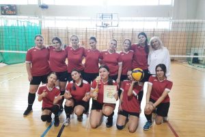 Powiatowe Igrzyska Młodzieży w piłce siatkowej dziewcząt