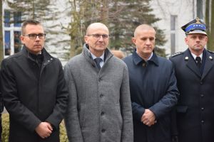 Uroczyste przekazanie nowoczesnego ambulansu dla wąbrzeskiego Zespołu Ratownictwa Medycznego